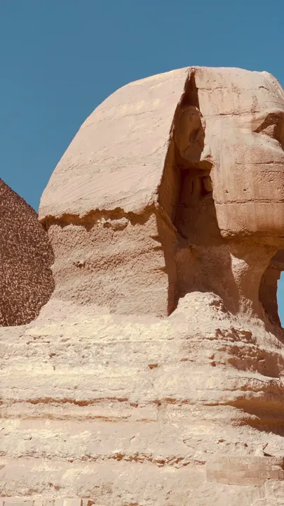 أبو الهول من الجنب